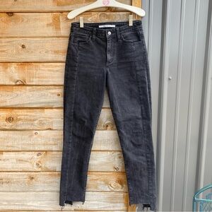 Tylor Hill by Joe’s Jeans